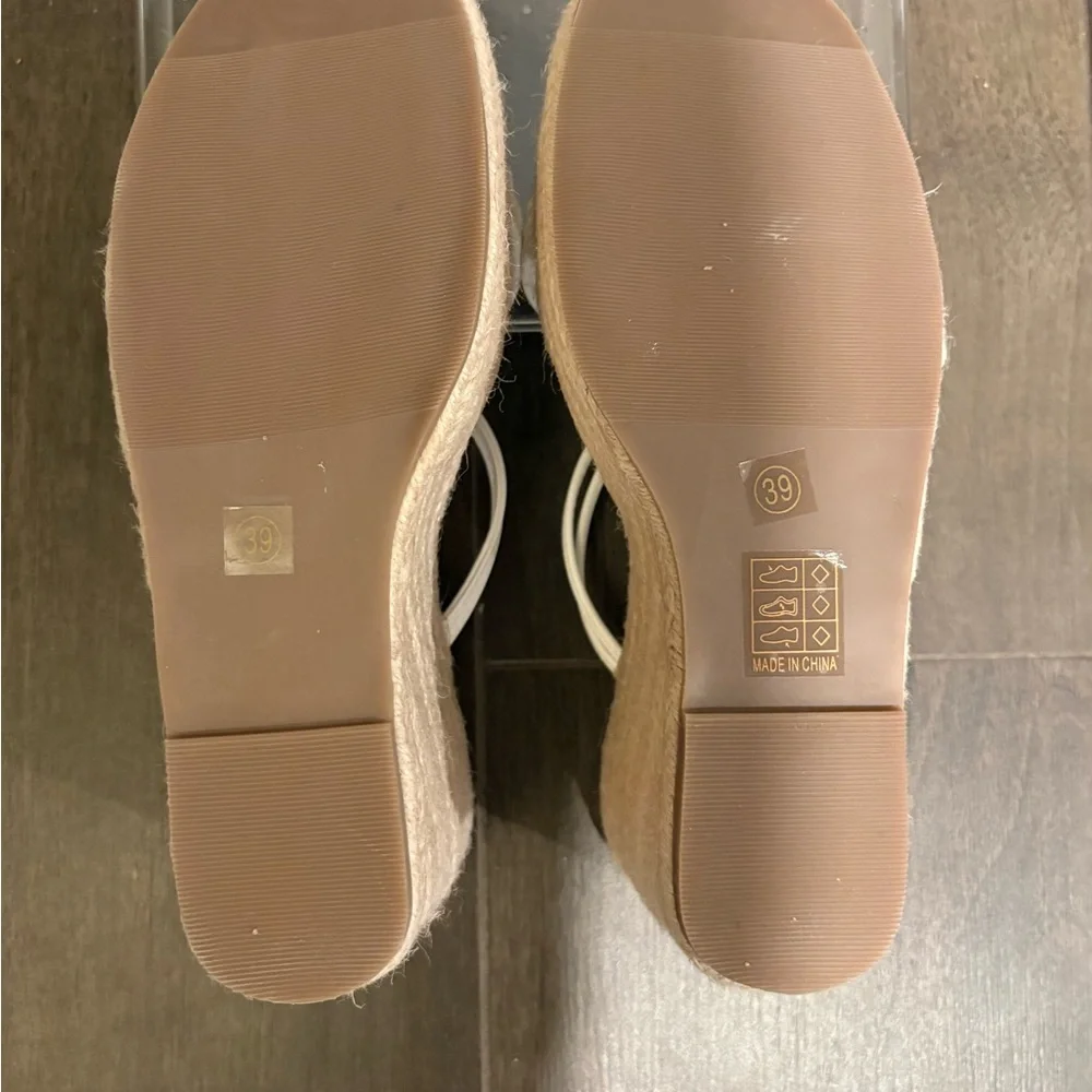 8.5‎ Chic White Platform Sandals